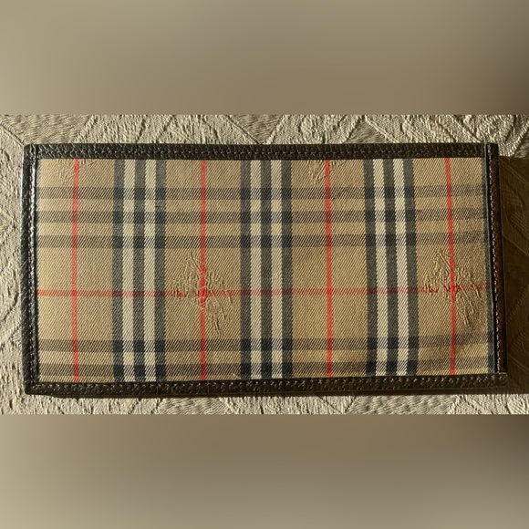 Burberry Bill Case - Picture 2 of 2